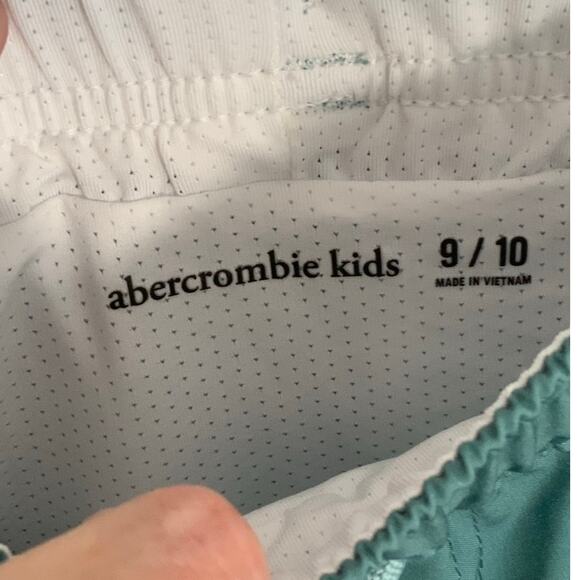 Abercrombie‎ Kids Swim Trunks NWT size 9/10 - Picture 2 of 4
